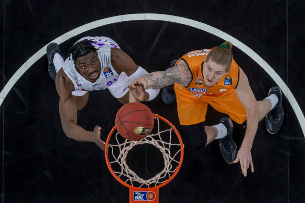 普利西奇等 普利西奇等