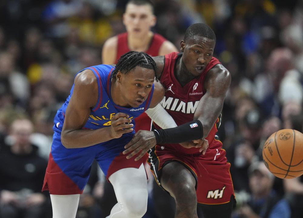 目光焦聚的 目光焦聚的