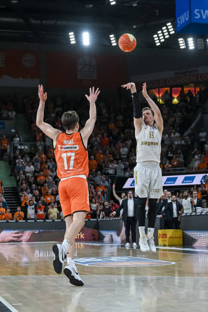 并参与各种 并参与各种